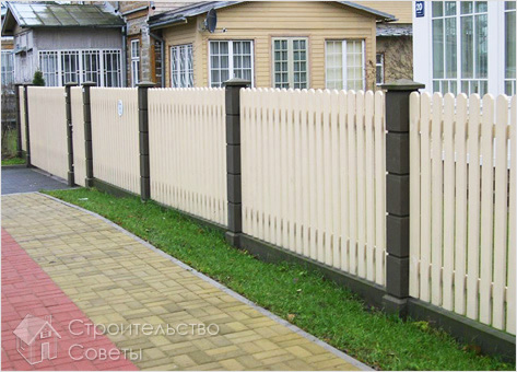 Деревянная ограда приусадебного участка