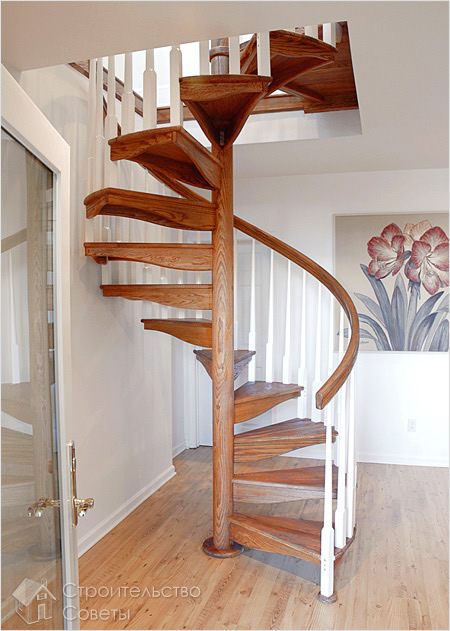 Дизайнерская винтовая лестница из дерева