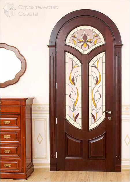 Дверь из массива