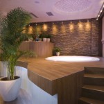 Как использовать подиум в интерьере квартиры