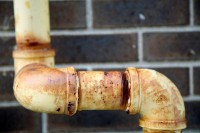 kak-snyat-krasku-s-truby