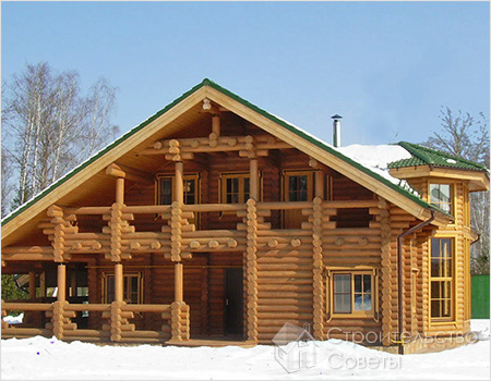 Красивый дом из дерева