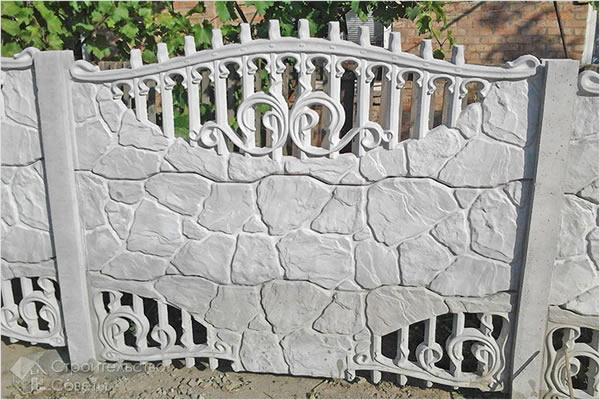 Красивый забор из бетона