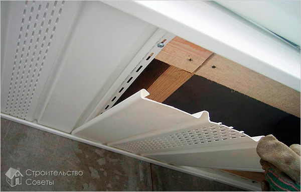 Монтаж панелей софитов