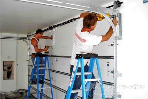 Монтаж подъемных ворот