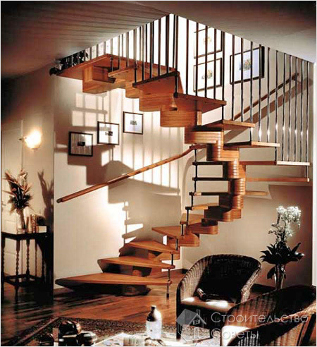 Необычная деревянная винтовая лестница