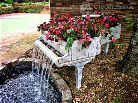 Фонтан из пианино