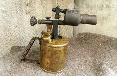 Паяльная лампа для расчеканки