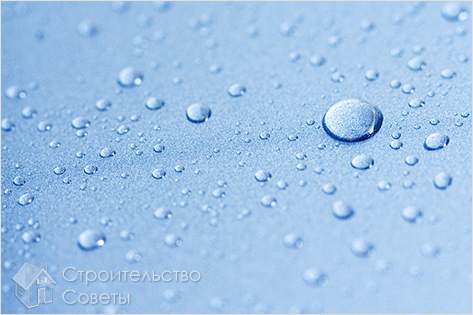 Почему потеют натяжные потолки