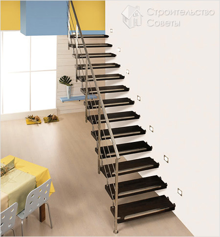 Прямая лестница на больцах с перилами и подсветкой