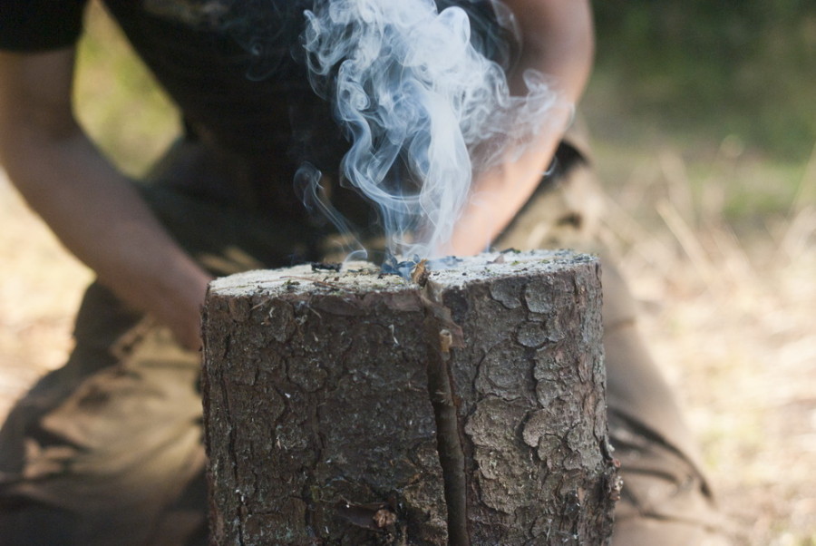 Розжиг таежной свечи Розжиг таежной свечи