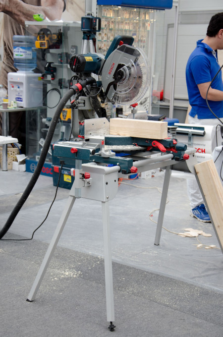 Распилочный станок BOSCH