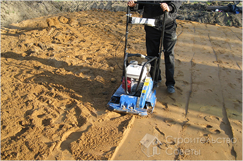 Тромбование песка в котловане