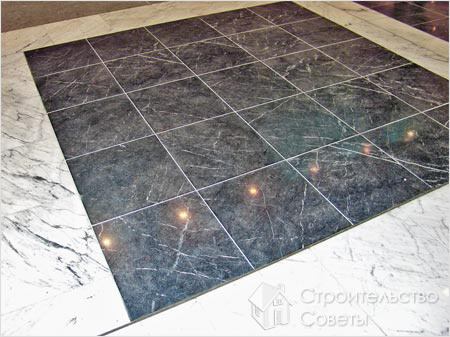 Укладка мраморной плитки на пол