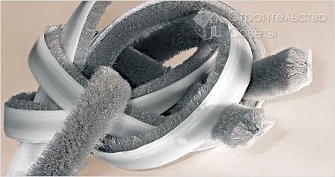 Уплотнитель щеточный