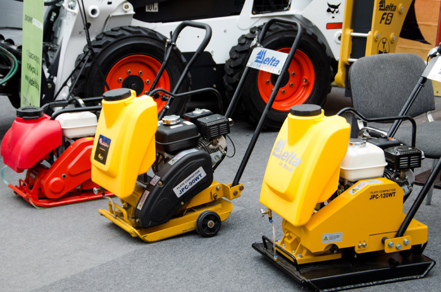 Виброплита Delta JPC-120WT и виброплита Delta JPC-90WT