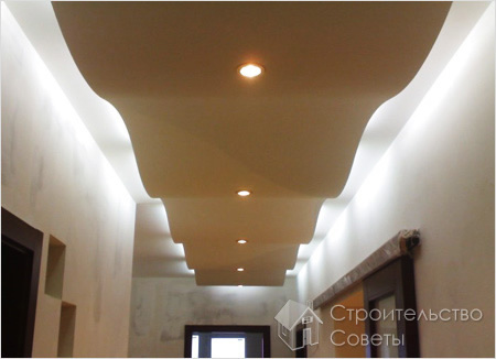 Волнообразный потолок с неоновой подсветкой